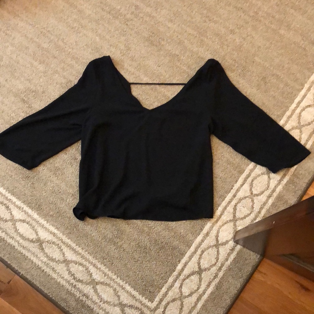 V neck black quarter sleeve blouse